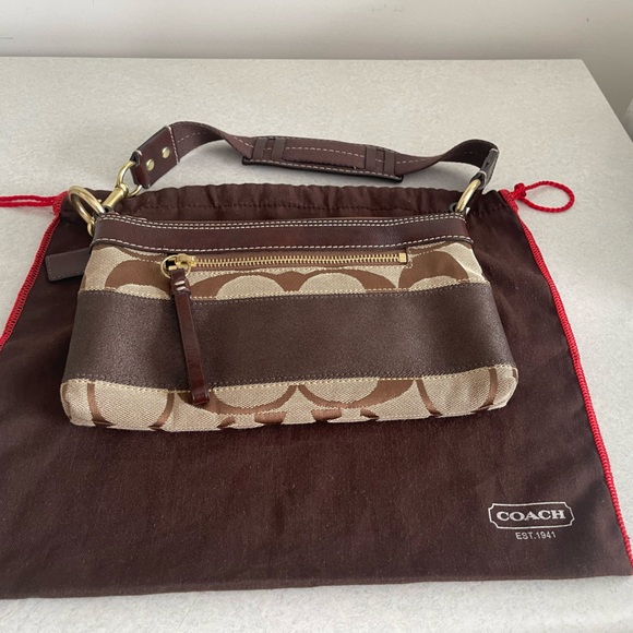 Brown Coach Bag Beautiful Condition - Picture 14 of 14